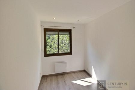 Appartement - 4 pièces - 107 m² - CAP D'AIL