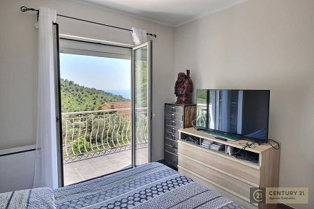 Villa - 7 rooms - 228 m² - LA TURBIE