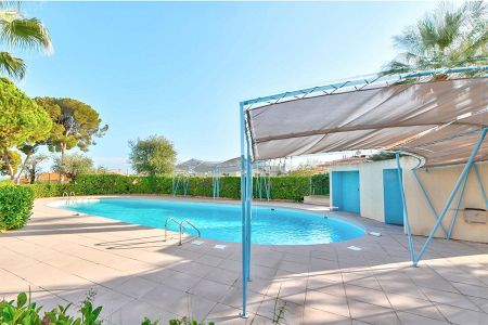 Appartement - 2 pièces - 48 m² - Roquebrune-Cap-Martin