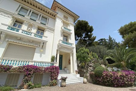 Flat - 3 rooms - 79 m² - Beaulieu-Sur-Mer