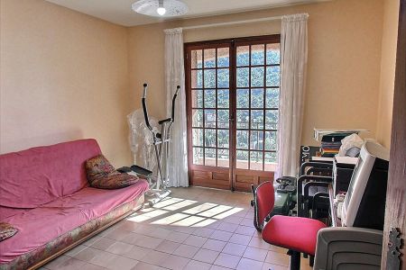 Villa - 4 rooms - 150 m² - EZE